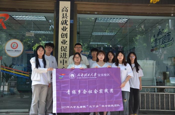 �ഺ���ܻ��㣬ʵ����д���� ��������ѧ�Ӹ����ؿ�չ����Լ�ഺ����δ����ʵ����ܽ�