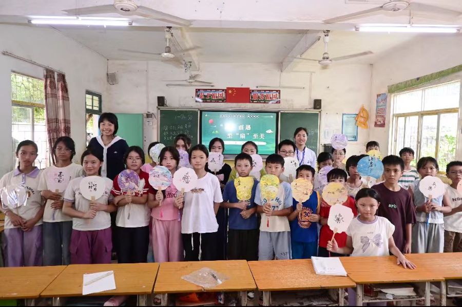 ����ʦ��ѧԺ��ѿʵ���ӿ�չ���������������ͻ������γ̣��������������ƪ