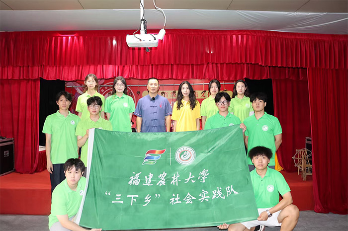 ����ũ�ִ�ѧ��İ����ʵ���ӣ�̽Ѱ���Ź��ϣ���д��������