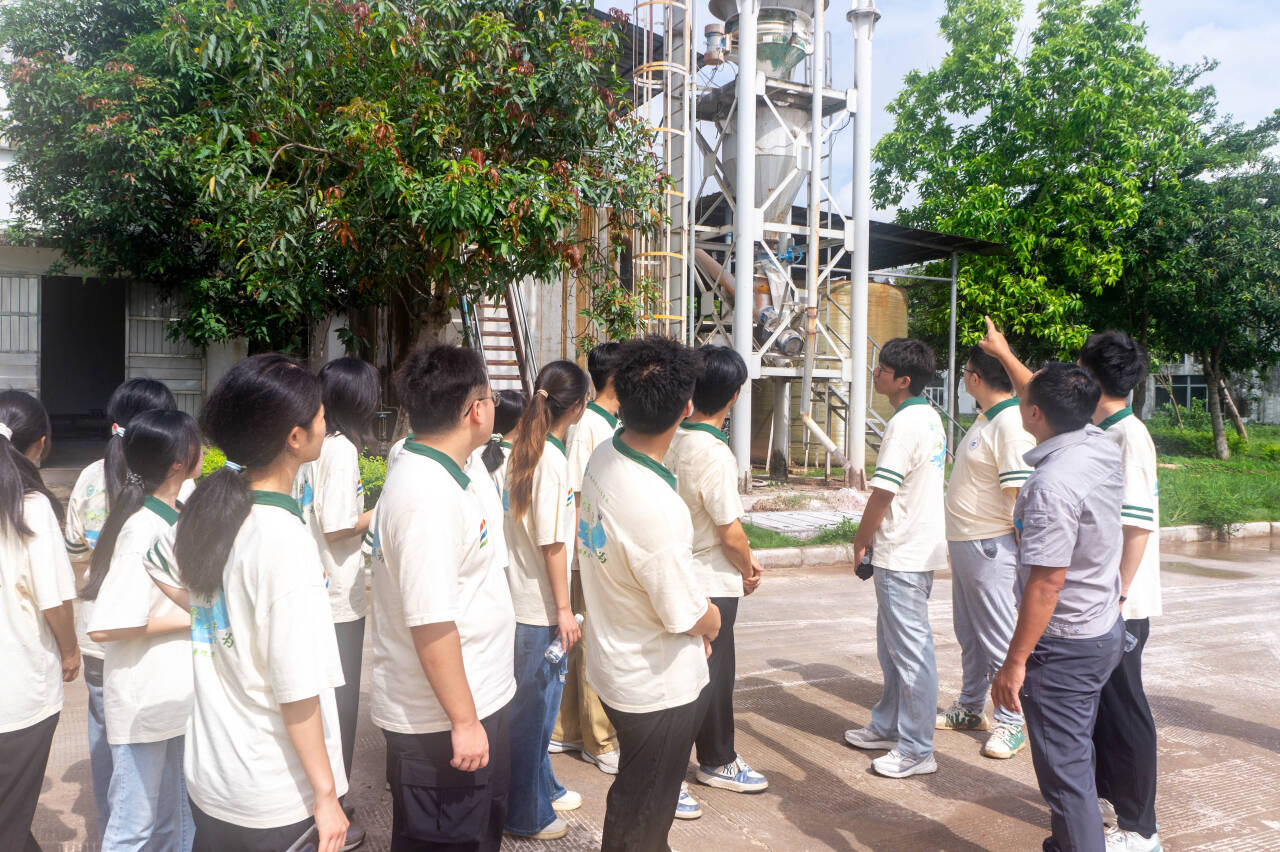 ̽��ˮ���������أ���ƽ½�˺���̬������������ɫ��չ����������ˮ��������