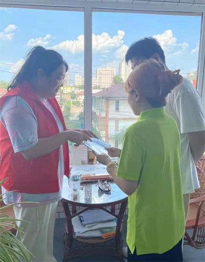 ��ͨ����ѧԺ������ʹ�ߡ��Ŷӣ���ʵ��Ϊ�ţ�������������ů���