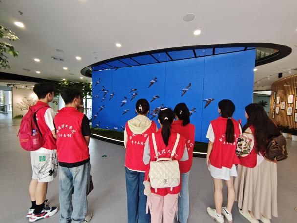 �ഺ����š������ȷ���|��ͨ����ѧԺ־Ը��Я����ͨ���������ݿ�չ��������ר��