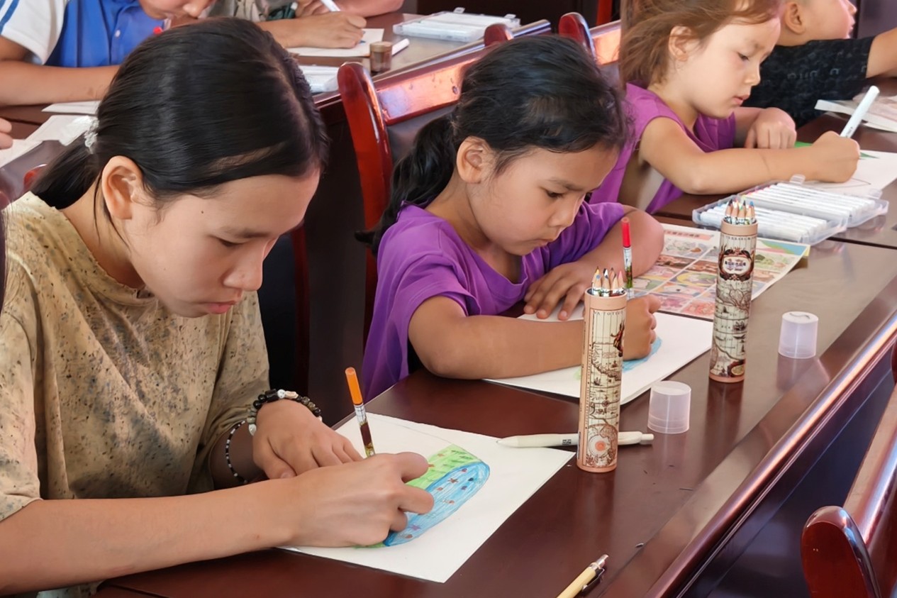 �ɶ�������ѧ����ѧ�����У������߽���ͯ̽����