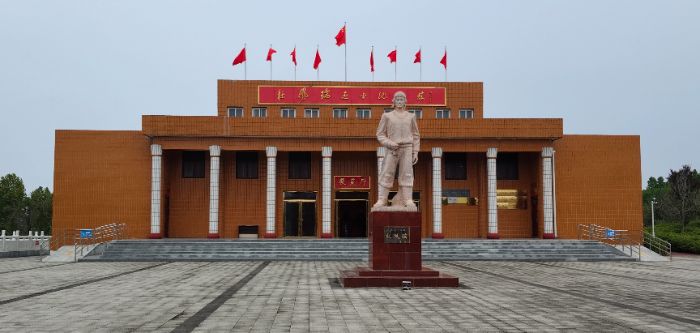 ׷ѰӢ��ӡ�ǣ����к�ɫ����