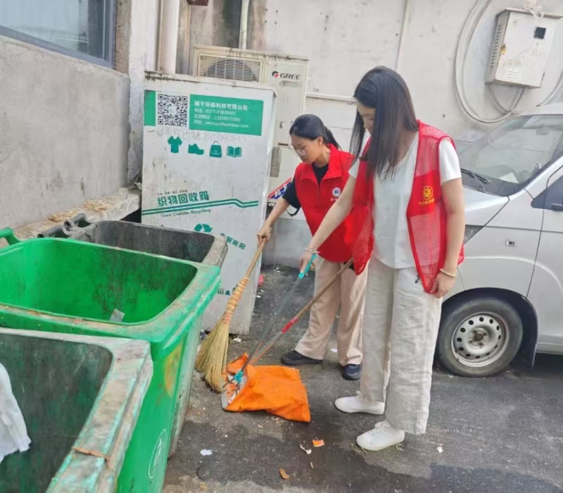 ���Ϲ�ҵ��ѧ�����ഺ���λ����У�ѧ�ý�ϴٷ�չ