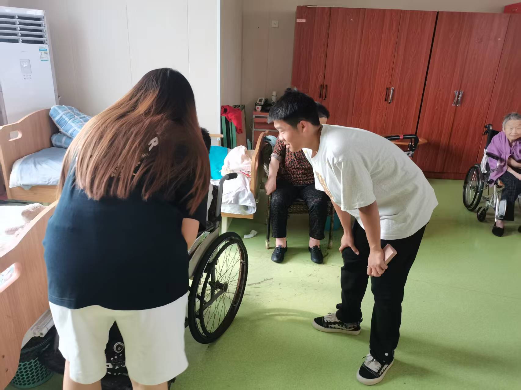 �ļ���ů�� ����Ժ������Ũ