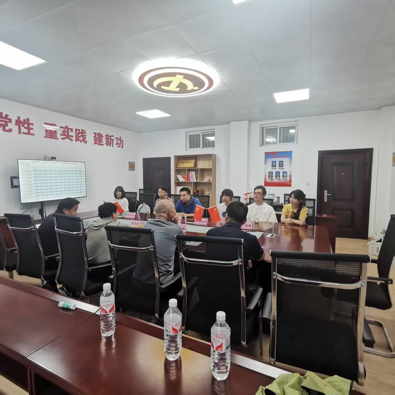 ������ѧ�����ι��������жӿ�չ���Ͷ������ǣ�ʵ���ٳɳ������ڡ������硱���ʵ���