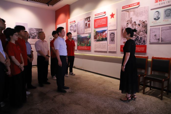 ����ѧ���̹�˼���У���ұ�������ഺ����