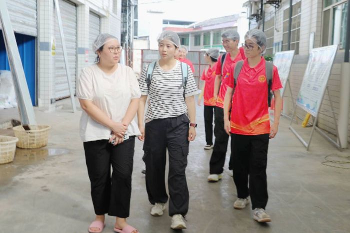 ���������磺����ʦ��ѧԺ��������������ſ�չ��ɫ��ҵ���л