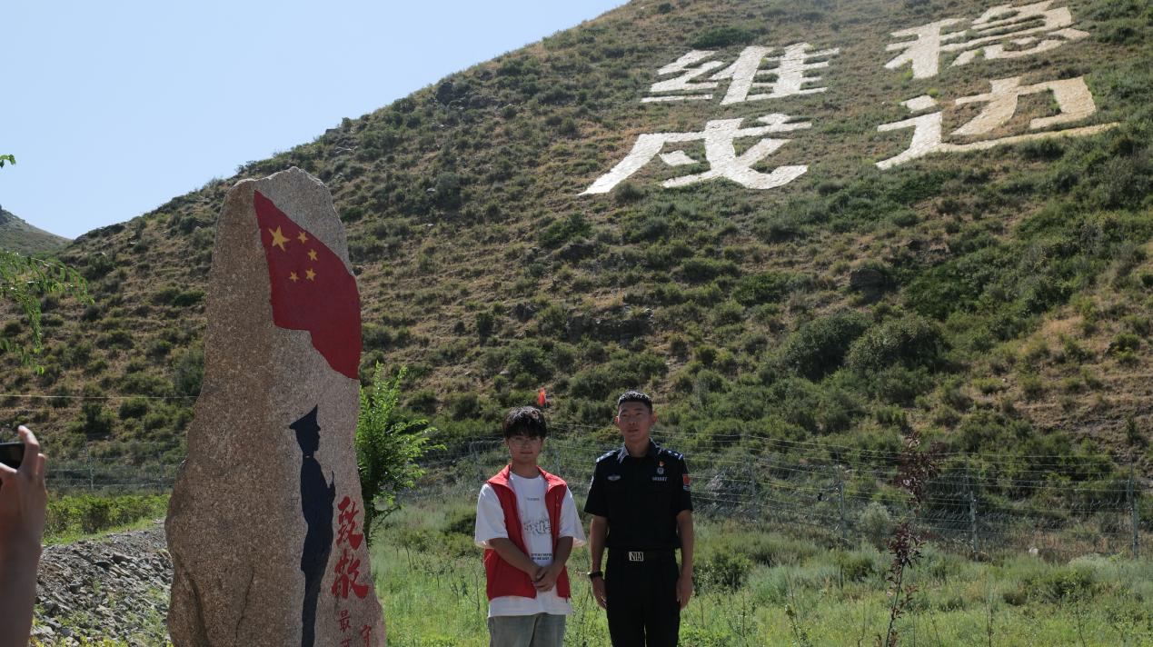 ����ʦ˫���а�ʮһ�������Ĺ��߾�����Ѳ�߳����飺����ɰʯ�ϵ�����