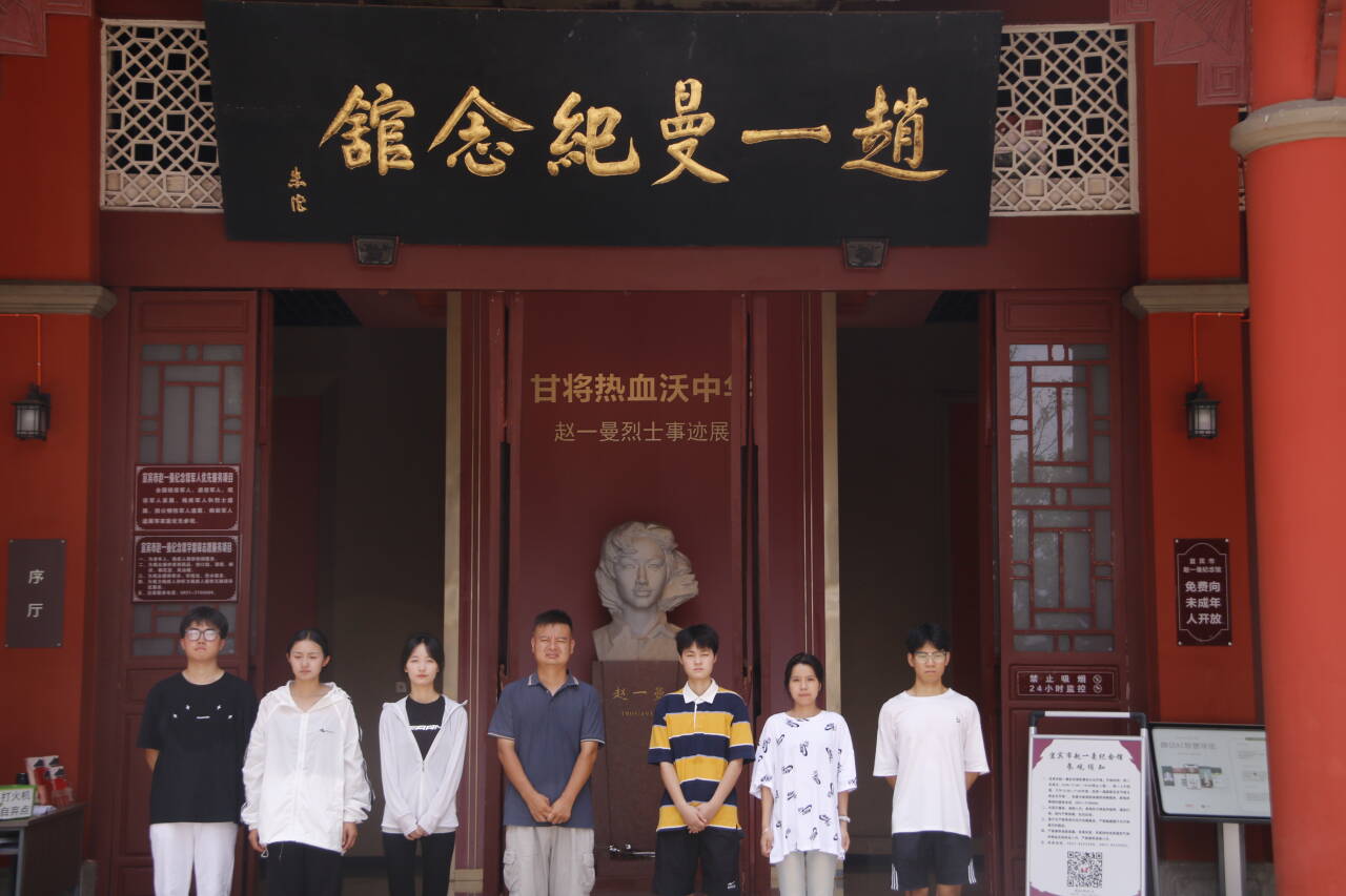 �����ķᱮ������ɫ���Ĵ�����ѧԺԾ����ԭ�ŶӸ���һ������ݿ�չ����ʽ���Խ���