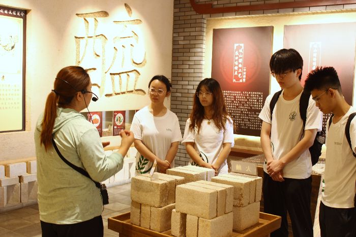 ��ũѧ����������ʡ�ɽ�ؿ�չ��һ���桱��ɫ��ҵ����������˵�