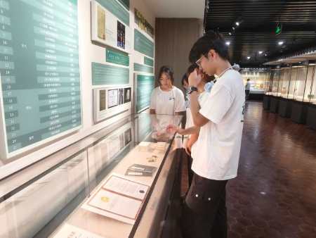 �ഺ�������Ŵ��У�������������塪��������ְԺѧ�Ӹ��޸�ɽ��չ�������硱���ʵ���