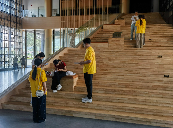 ������ҽҩ��ѧѧ�������ҩ��չ���У��ռ���ҽ�����ǻ�