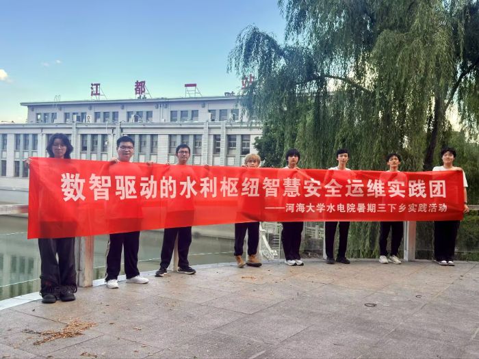 �ഺ������ | ���������е�������ά�Ρ����Ӻ�ѧ�ӿ��ʵ��̽��ȫ��ά�½�