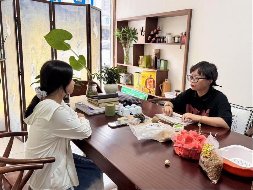 ����Ժ���Ů���������жӿ�����������:�ӡ���ϵ���ס�����ʵ���˴塱��һλŮ��֧����������ʵ��