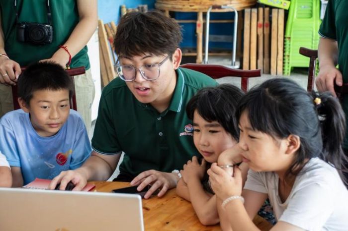 �ӡ����硱�������֡�������������ְҵ����ѧԺѧ���ٸ���ˮ��д��������������˴��