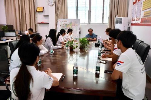 У��Э�������ˣ�ݸ���ҵ����ƪ������������ͷ����������������»�ѧԺݸ������ͻ���ӹ�̽ݸ�㷢չ��·��