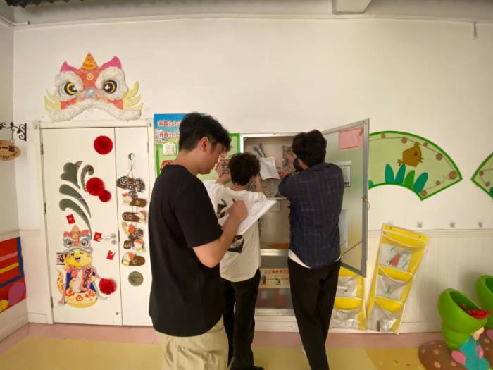 �ഺ����ůͯ�ģ���ѧ��־Ը���߽��׶�԰��չ��������